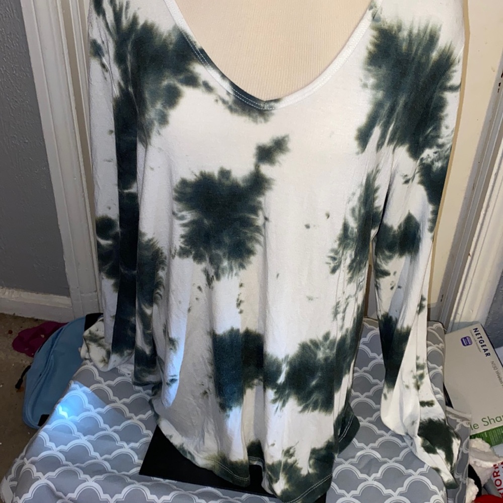 EUC TIME & TRU SUPER SOFT LIGHT WEIGHT SWEATSHIRT black/white TIE DYED XXL (2XG)